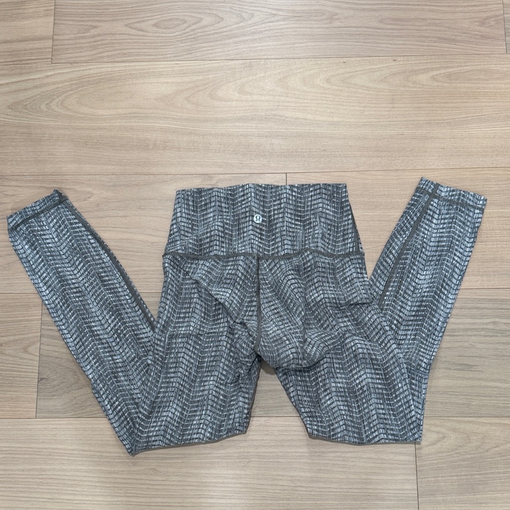 lululemon athletica Gray black white  Patterned Leggings 4
